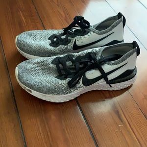 Nike Epic React Flyknit 2 Women's Shoe